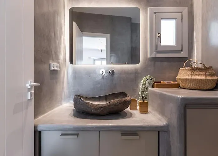 Cycladic φωσ * Naxos City