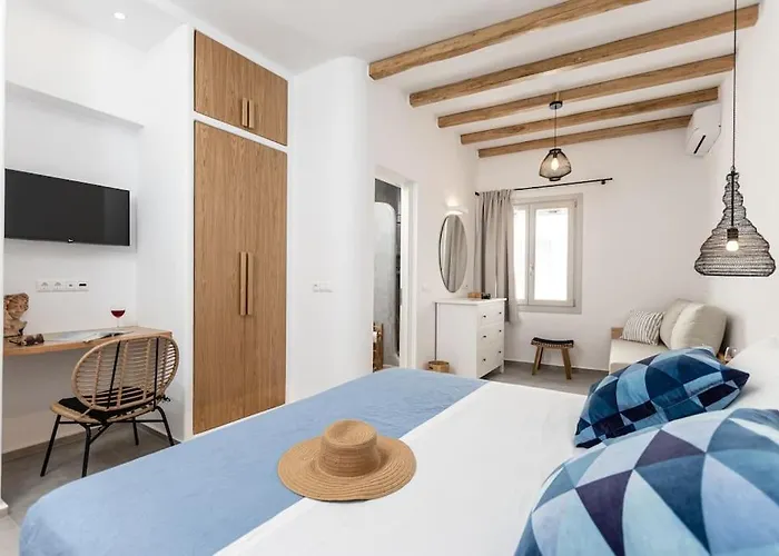 Cycladic φωσ Naxos City